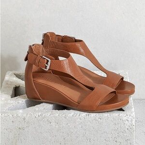 Gentle Souls by Kenneth Cole Gisele Tan Leather Women's Sandals